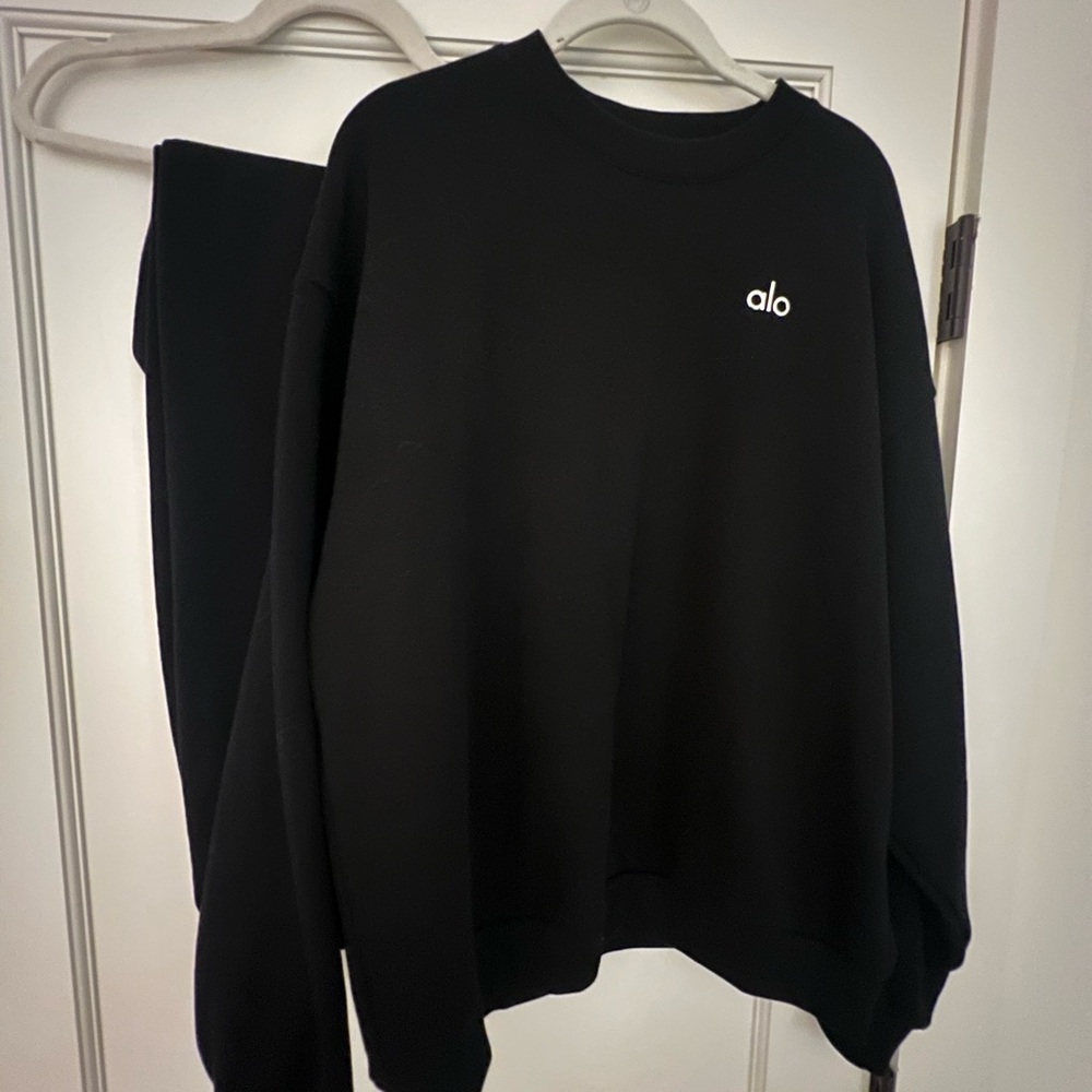 ALO Yoga Black Crewneck Sweater with jogger cuffed bottoms